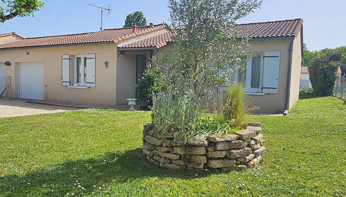 Maison à LA CHAPELLE-DES-POTS