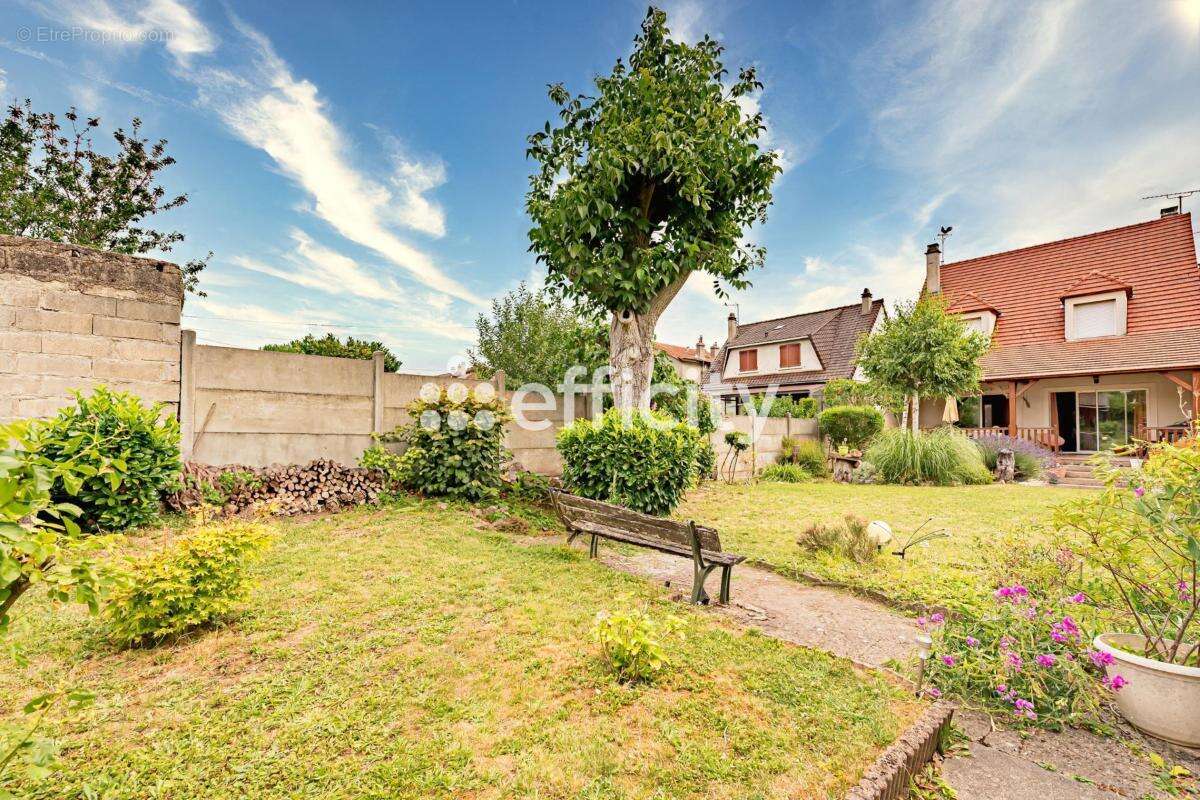 Maison 128 m² à Villeneuve-Le-Roi  - photo 14