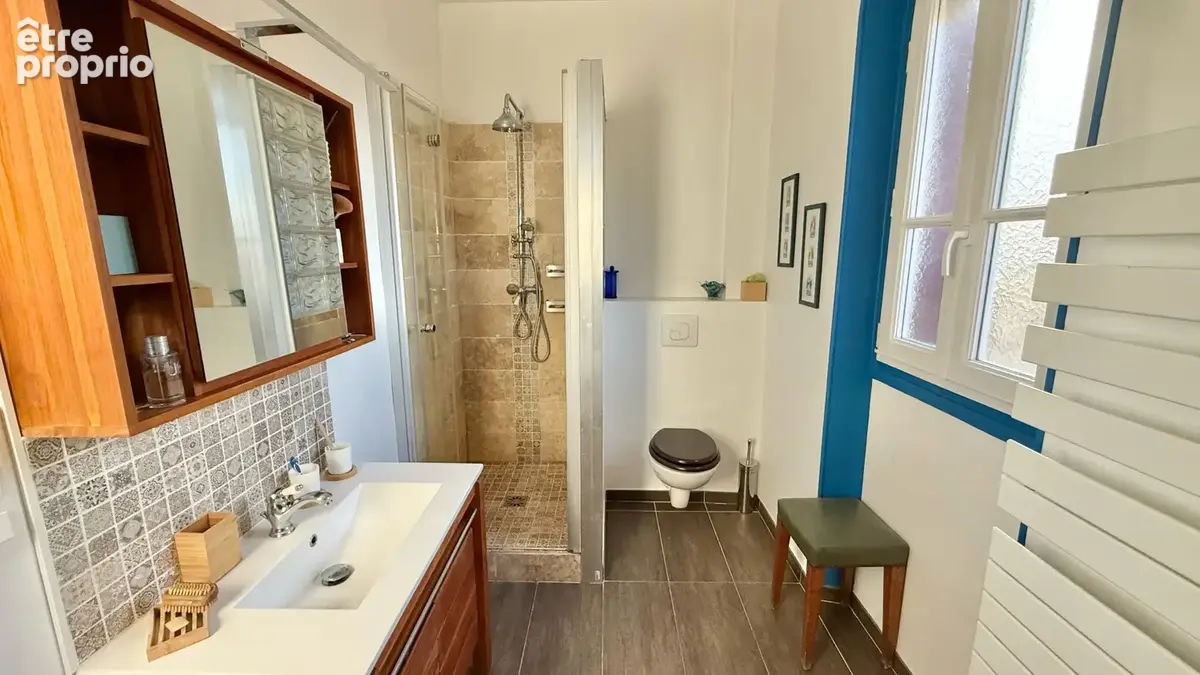 Belle meulière de caractère avec 6 chambres et jardin - photo 9