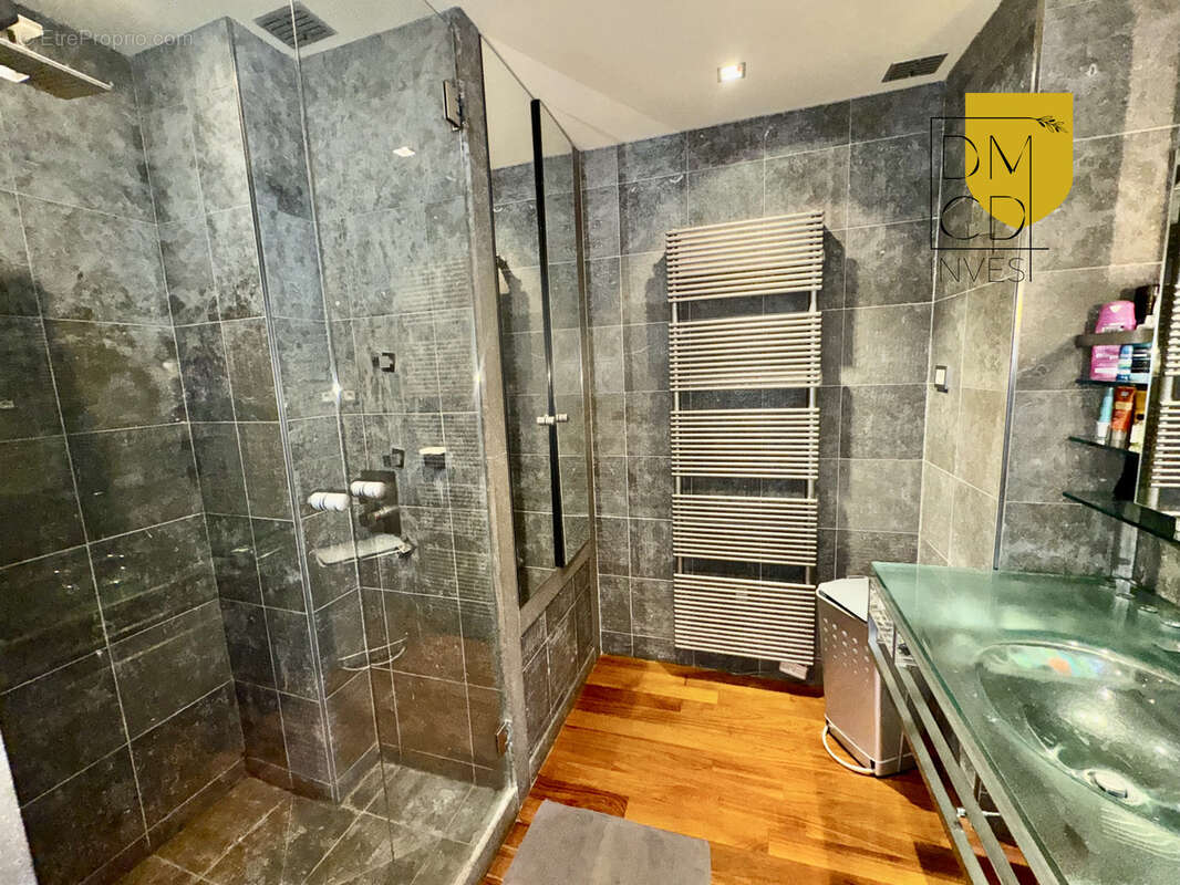 Appartement à MARSEILLE-8E