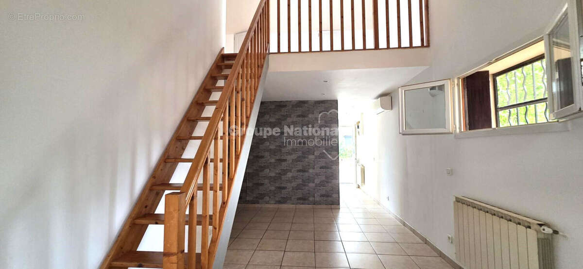 L'ESTAQUE ! Proche de toutes commodités, maison de village de type 3 de 68 m² entièrement rénovée! - photo 5