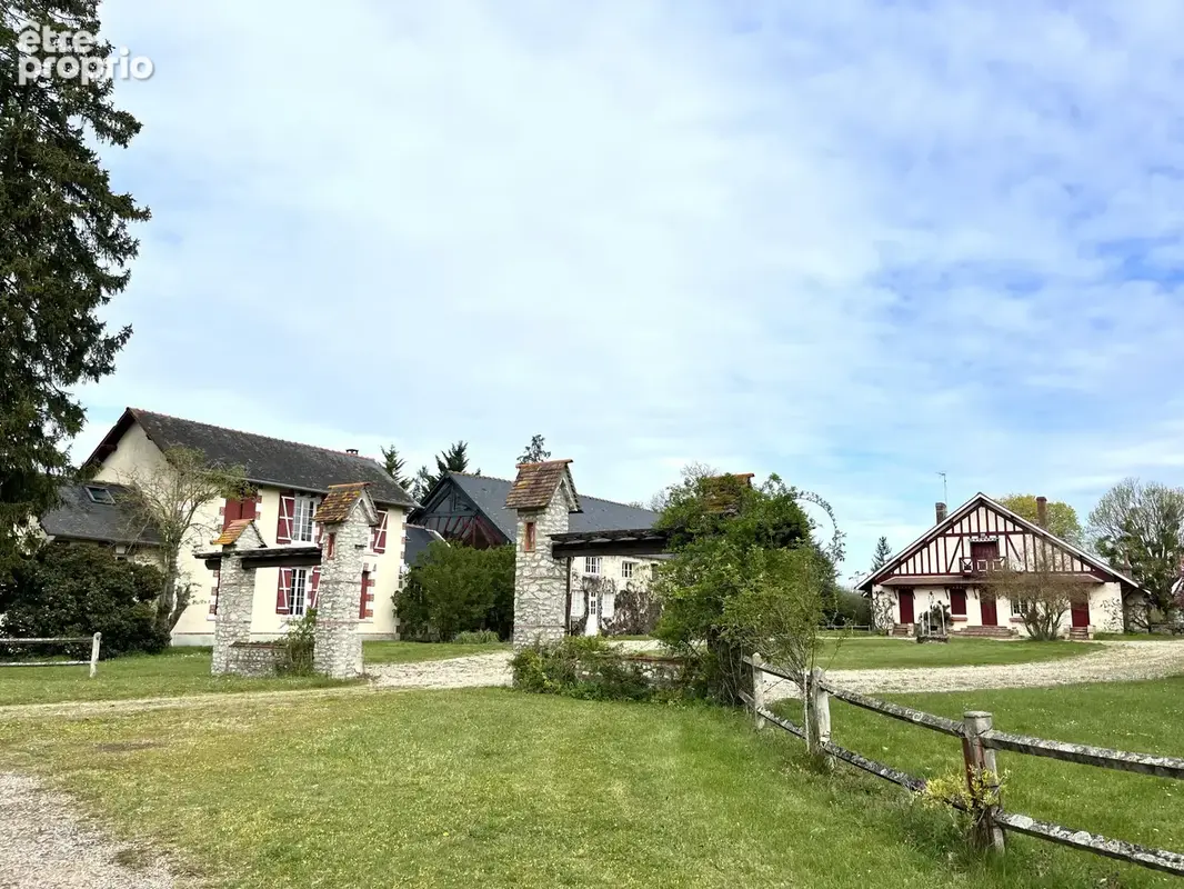 Domaine de caractère au cœur de la nature   Plus de 10 hectares de terrain - photo 11