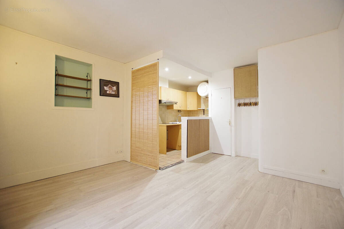 Appartement à PARIS-14E