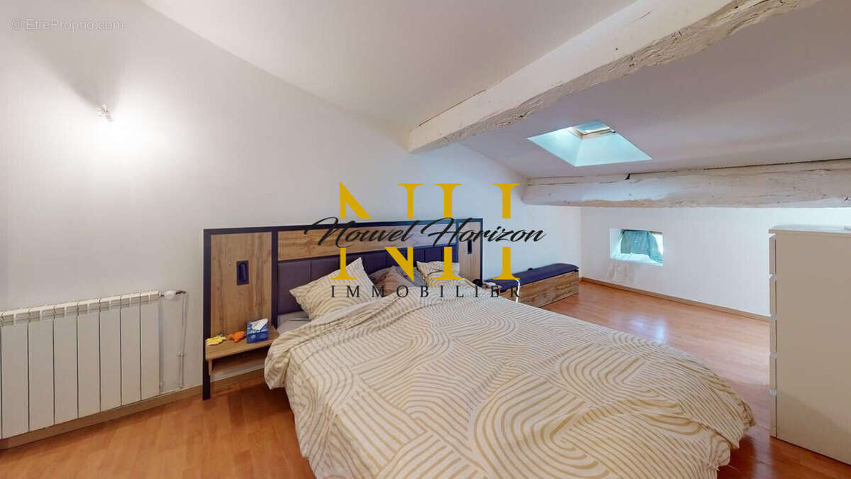 Chambre 2 T3 - Appartement à SAINT-MARTIN-LA-PLAINE