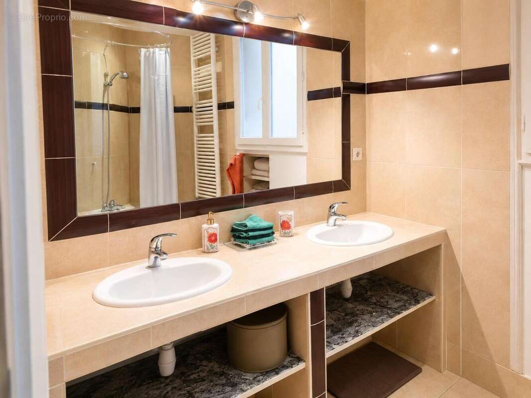 Photo 4 - Appartement à PARIS-18E