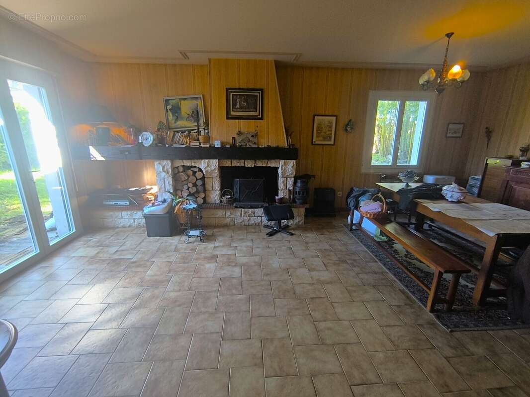 Maison à MORNAC