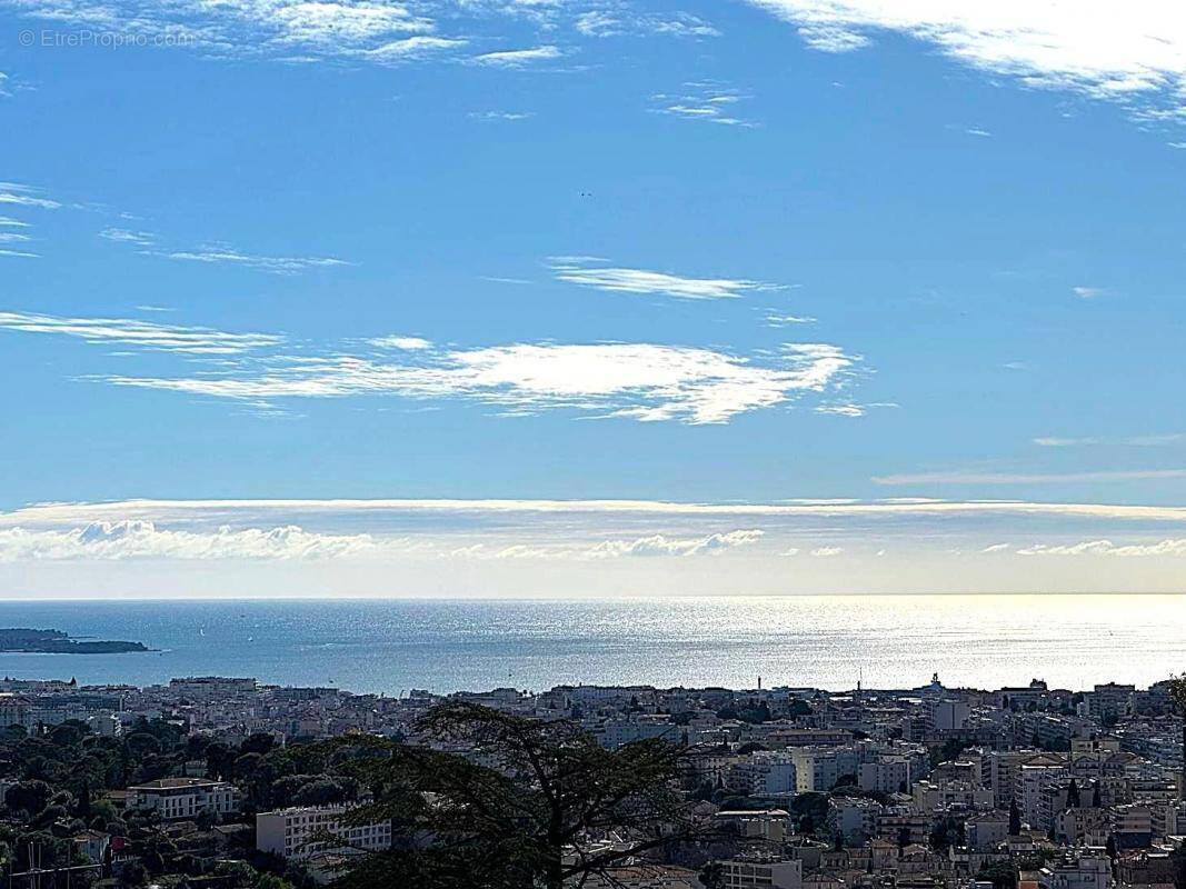 Appartement à LE CANNET
