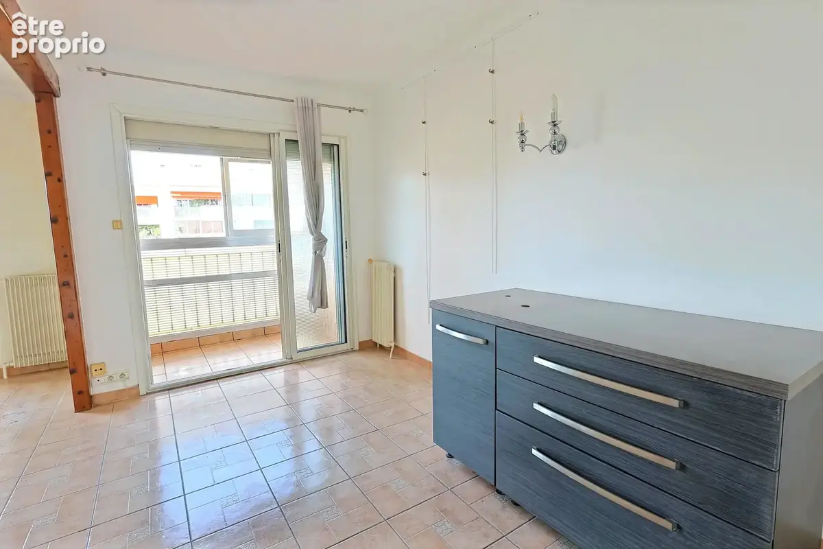 Antibes – Appartement traversant 3/4 pièces en étage élevé, vue mer et verdure - photo 5