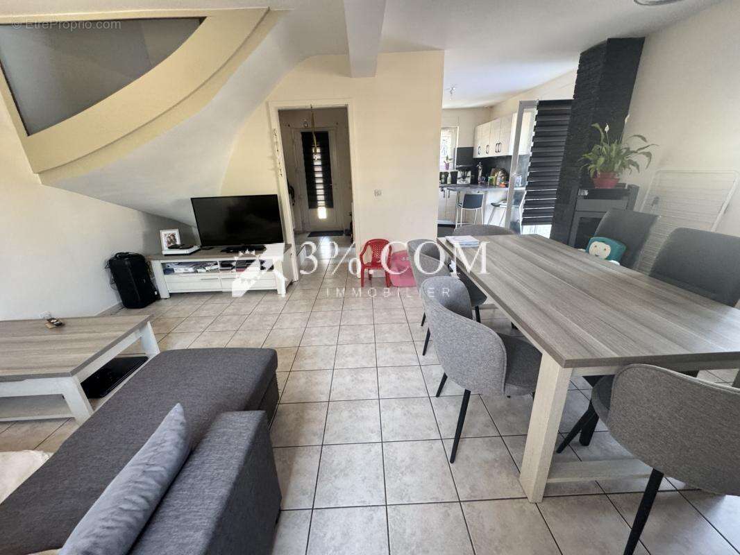 3%.COM Ensemble de  2 maisons mitoyennes de 4 pièces louées - photo 4