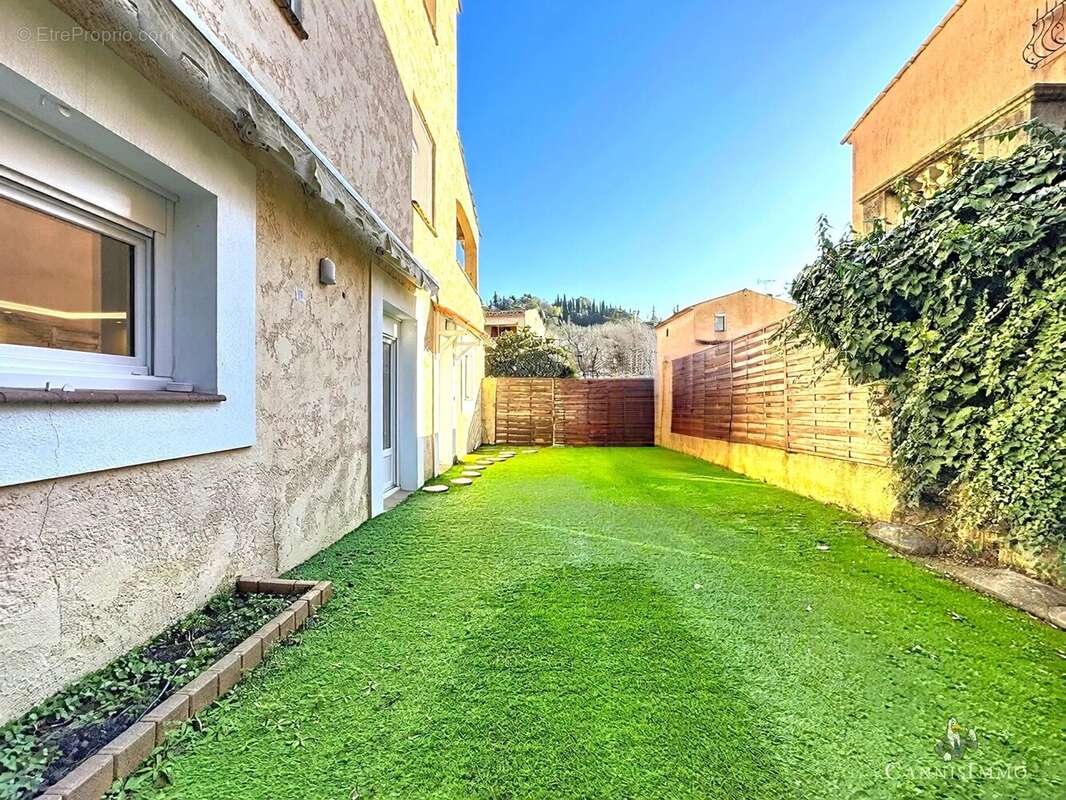 Appartement à AURIBEAU-SUR-SIAGNE