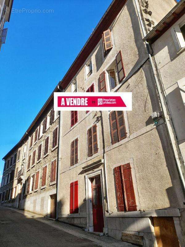 Appartement à EAUX-BONNES