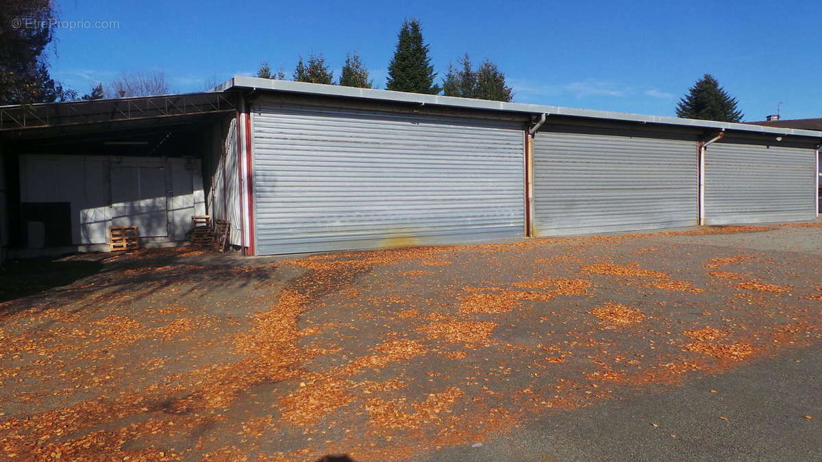 Photo 2 - Commerce à MENONCOURT