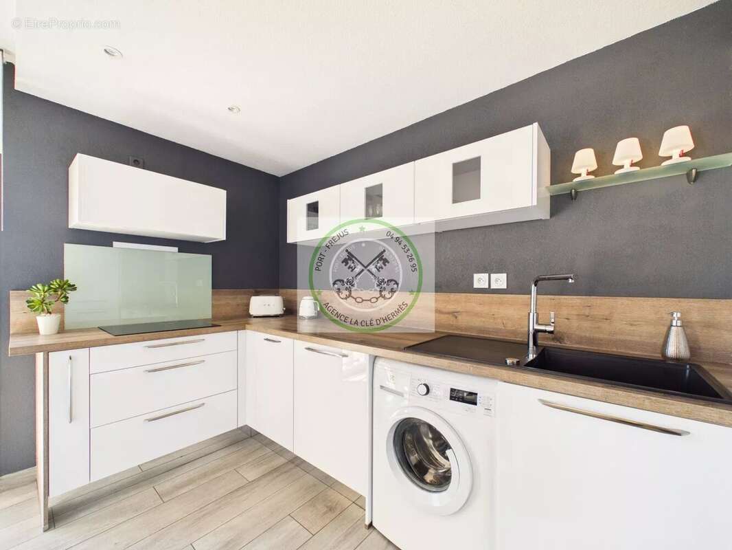 Appartement à ROQUEBRUNE-SUR-ARGENS