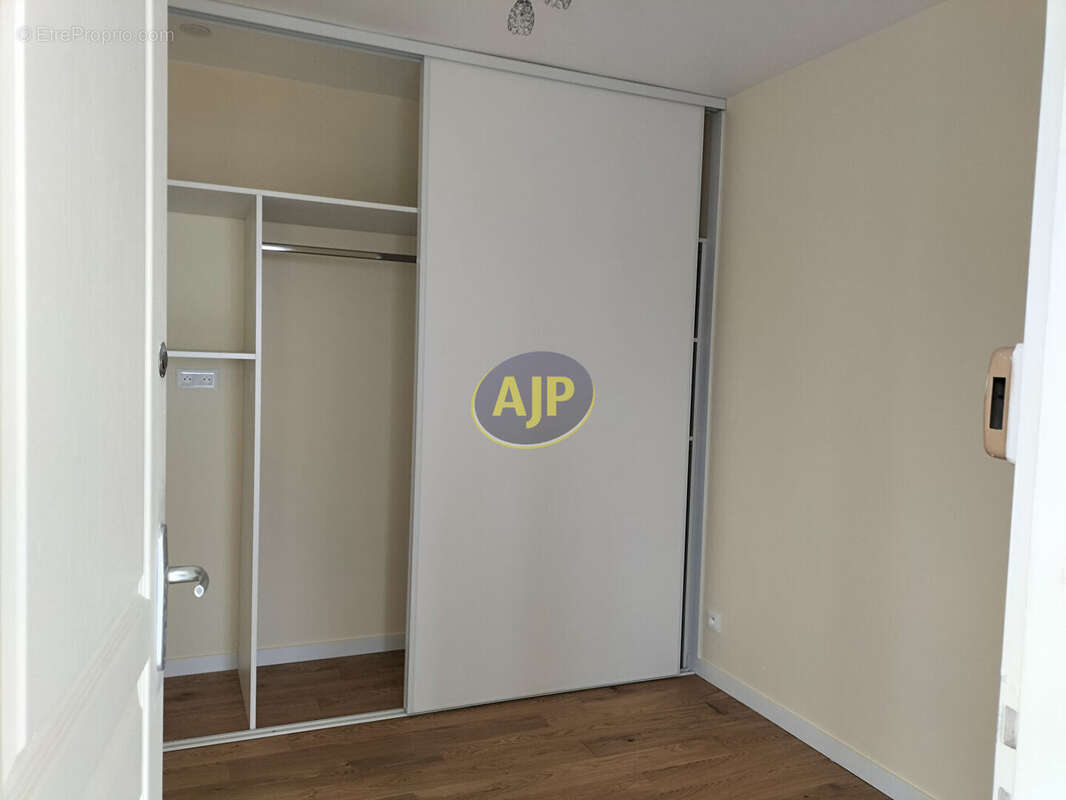 Appartement à FOURAS