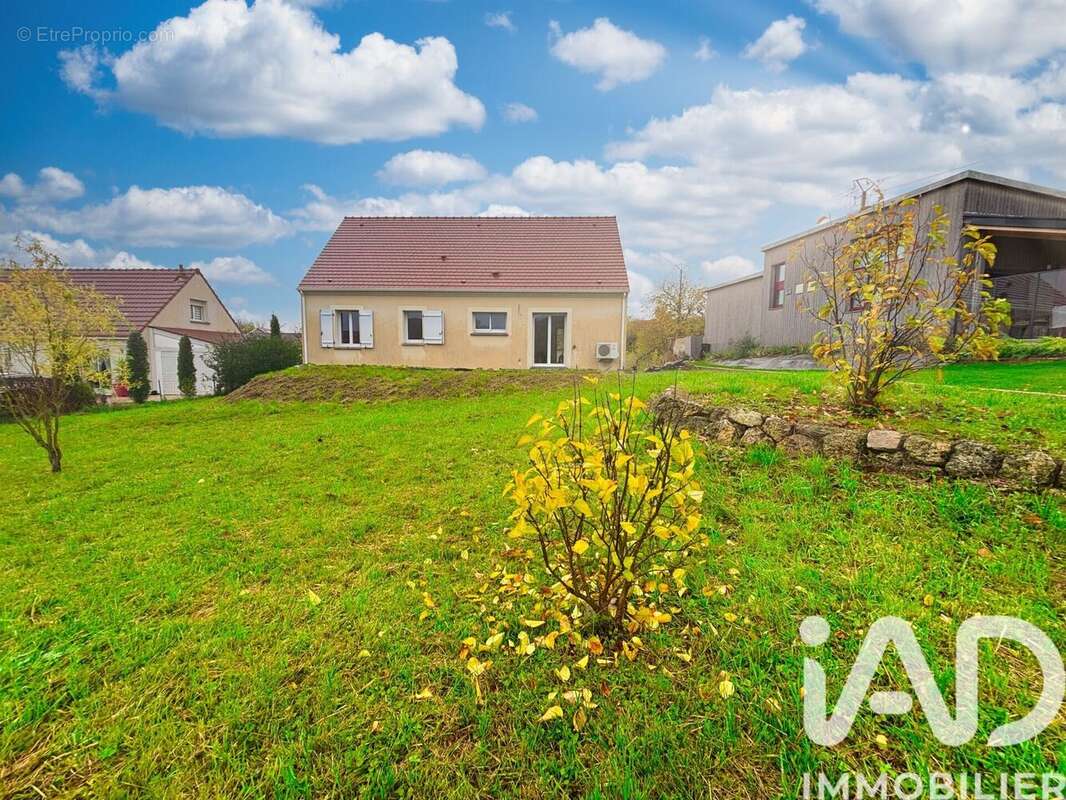 Photo 2 - Maison à NOGENT-L&#039;ARTAUD