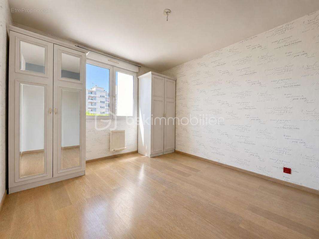 DIJON Montchapet : Appartement T3 65m² 2 chambres, balcon, ascenseur, place de parking - photo 6