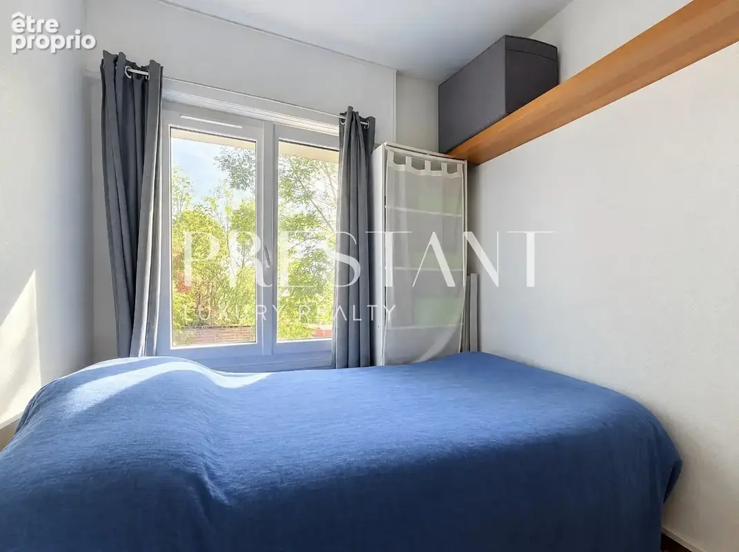 GARCHES - Chambre de service 12 m² - dernier étage - belle copropriété proche commodités - photo 3