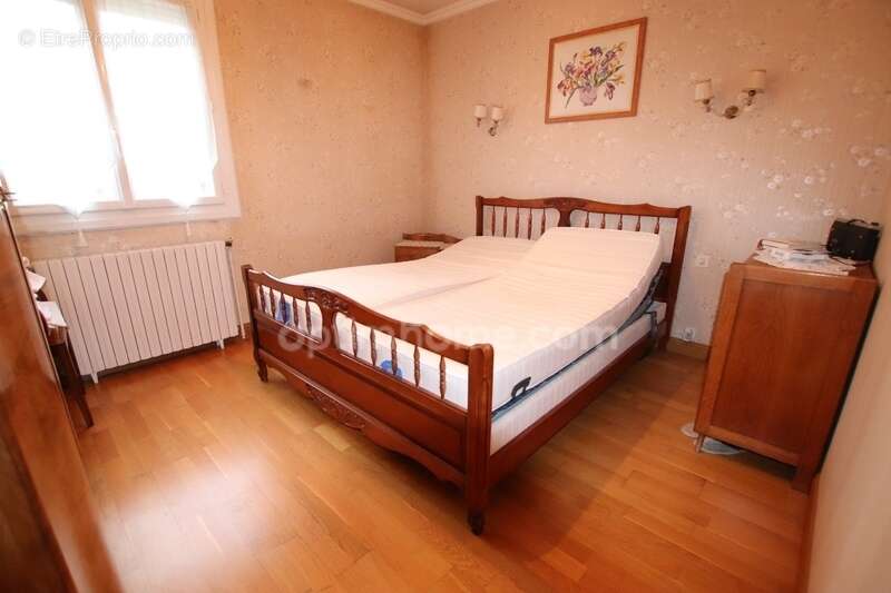 Maison à SAINT-JEAN-DE-LA-RUELLE