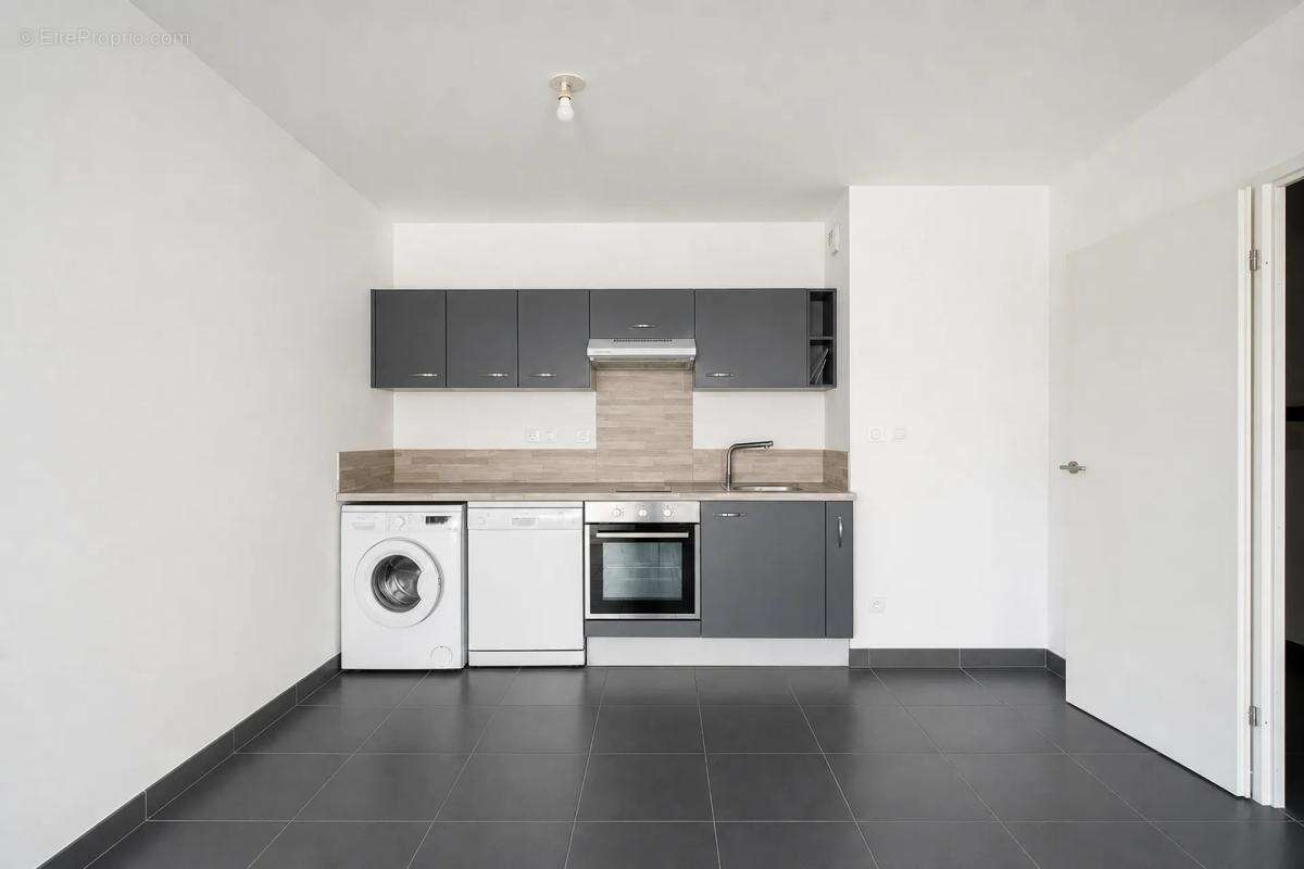 Appartement T2 de 43,82 m² avec terrasse et parking – 34000 - photo 5