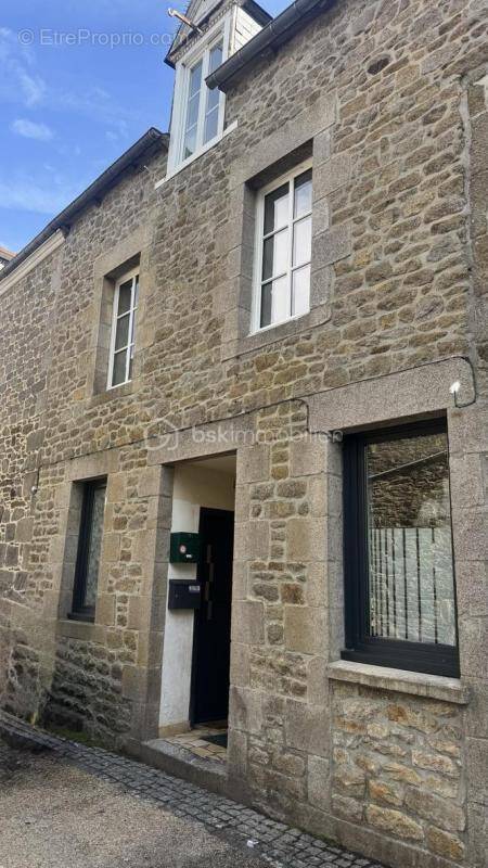 Appartement à JUGON-LES-LACS