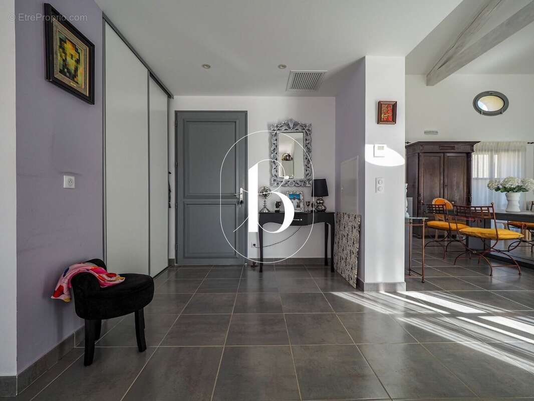 A proximité immédiate du centre ville d'Uzès - Superbe contemporaine de plain pied - photo 26