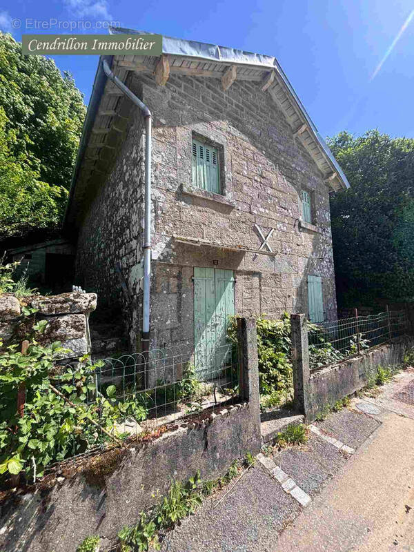 Maison à SAINT-PIERRE-BELLEVUE
