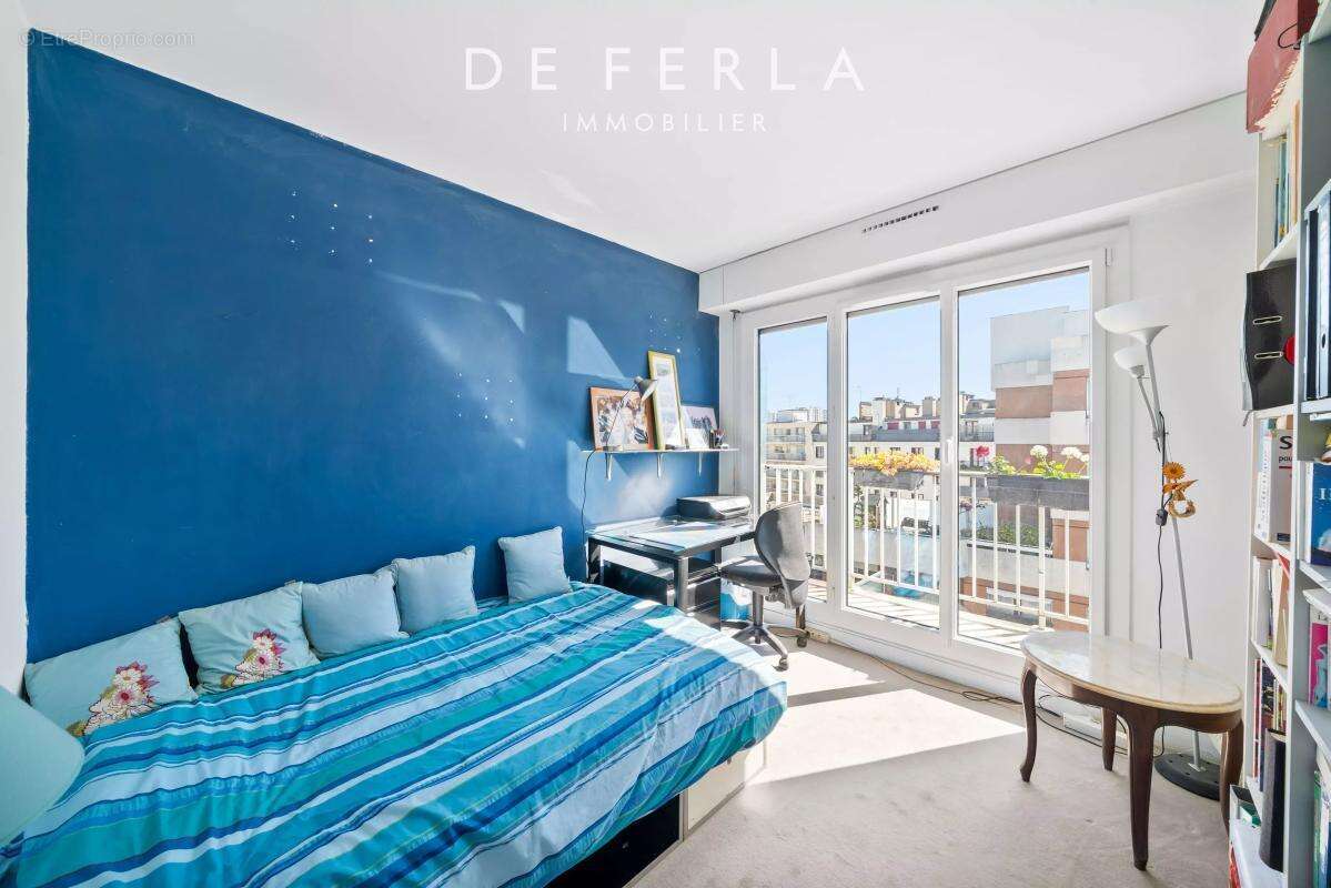 Paris XV - Appartement familial en étage élevé avec balcon de 12m2 - photo 13