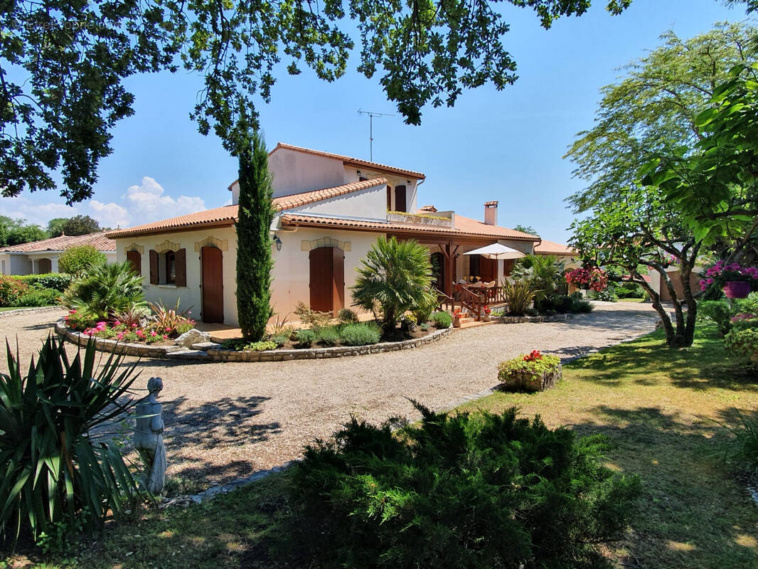 Maison à MESCHERS-SUR-GIRONDE