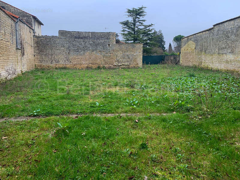 Maison à BRIOUX-SUR-BOUTONNE