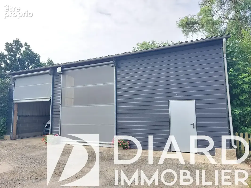 Propriété 201 m² , dépendances et plan d'eau - photo 12