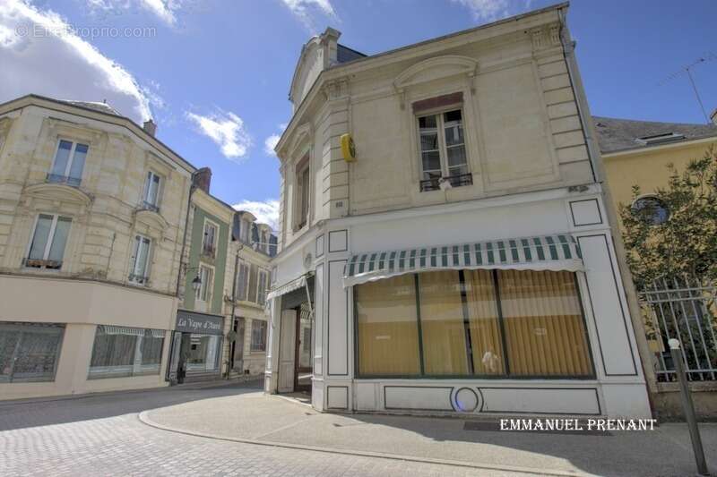 Dpt Sarthe (72), à vendre SAINT CALAIS maison P5 de 180 m² - Terrain de 180,00 m² - photo 3