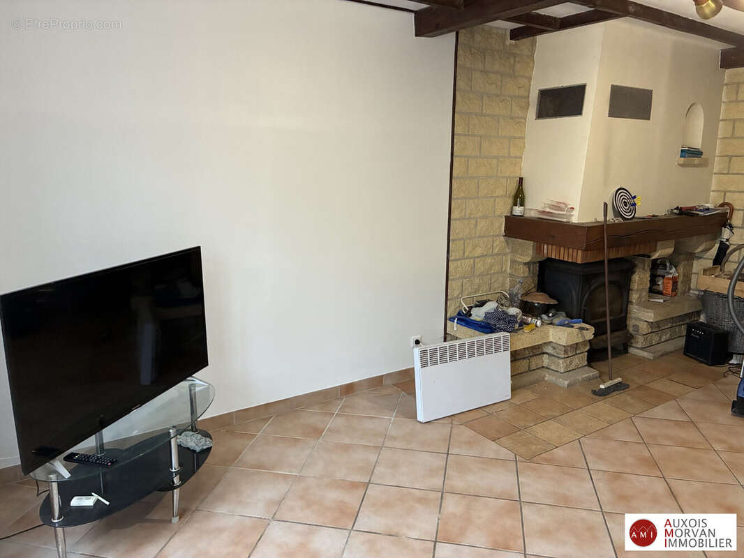 Maison à COURCELLES-LES-SEMUR