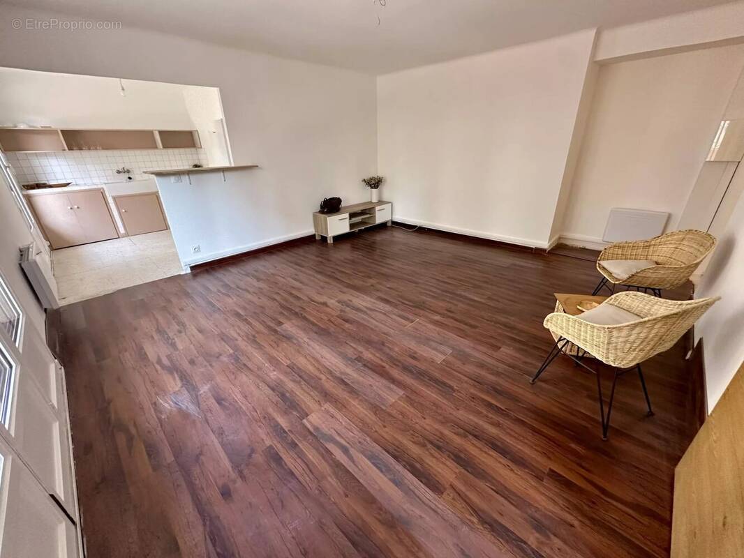 Appartement F2 de 47 m2, secteur Palais des congrès, cave - photo 2