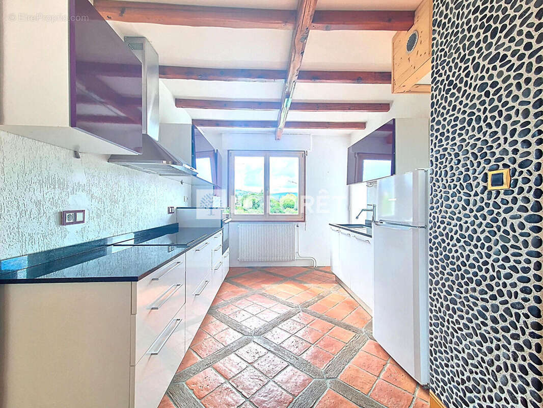 Appartement à CHALLES-LES-EAUX