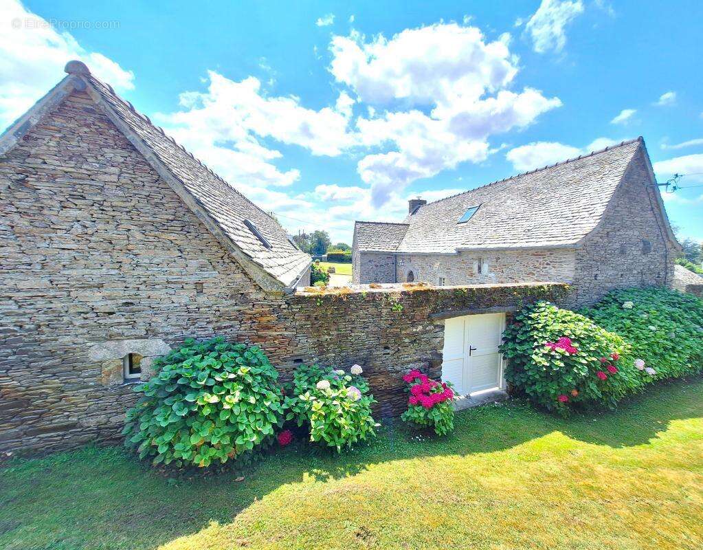 Maison à LOCQUIREC
