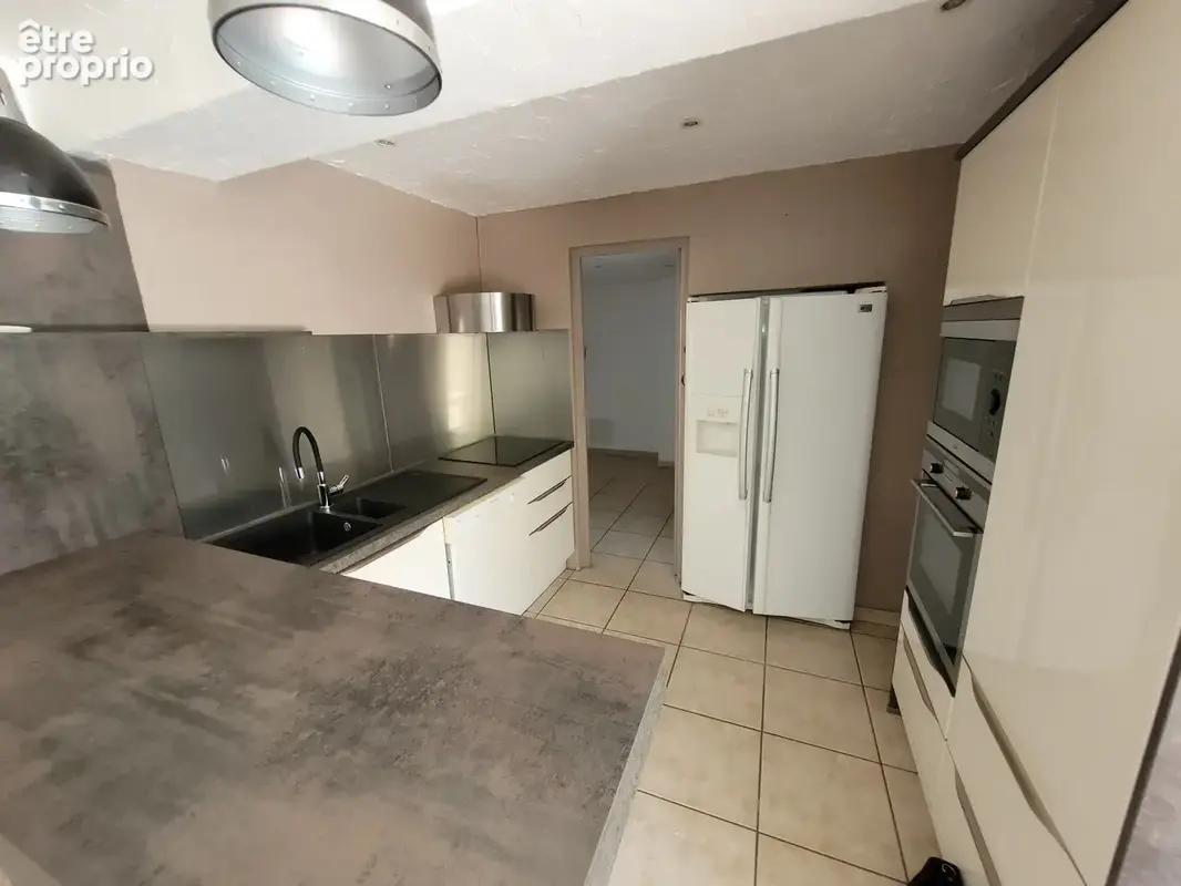 Fleury d'Aude Villa de type VI sur 3 niveaux, SH 145 m2 plus un garage de 15 m2 sur un terrain de 500 m2. - photo 6