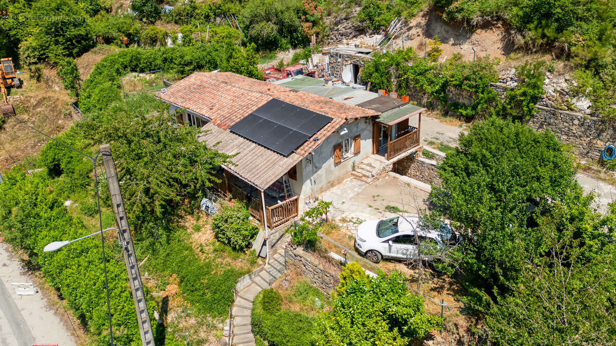 Maison à LA TOUR