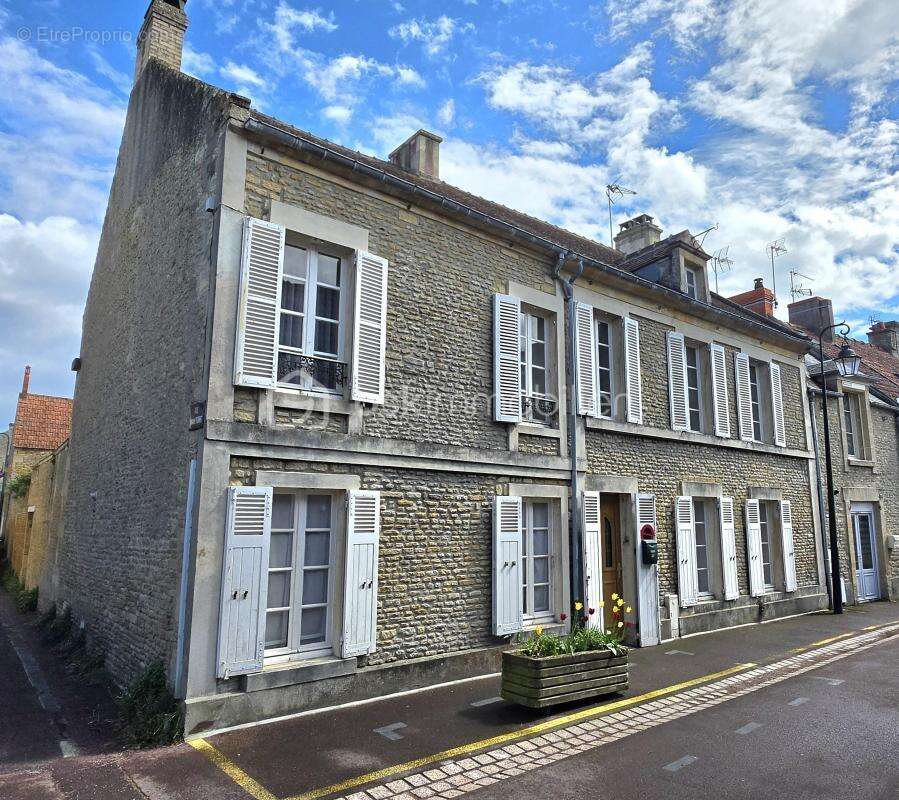 Maison à BERNIERES-SUR-MER