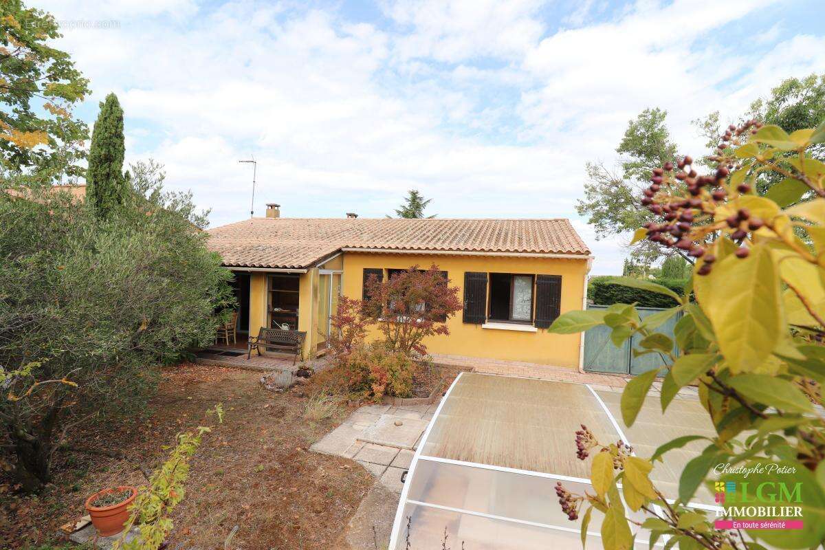 Maison à VALREAS