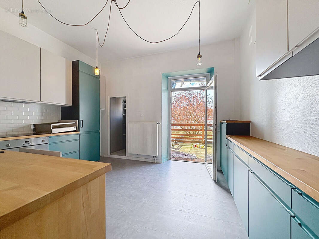 Appartement de charme 94 m² - RDC avec jardin privatif 150 m², terrasse et garage fermé - photo 3