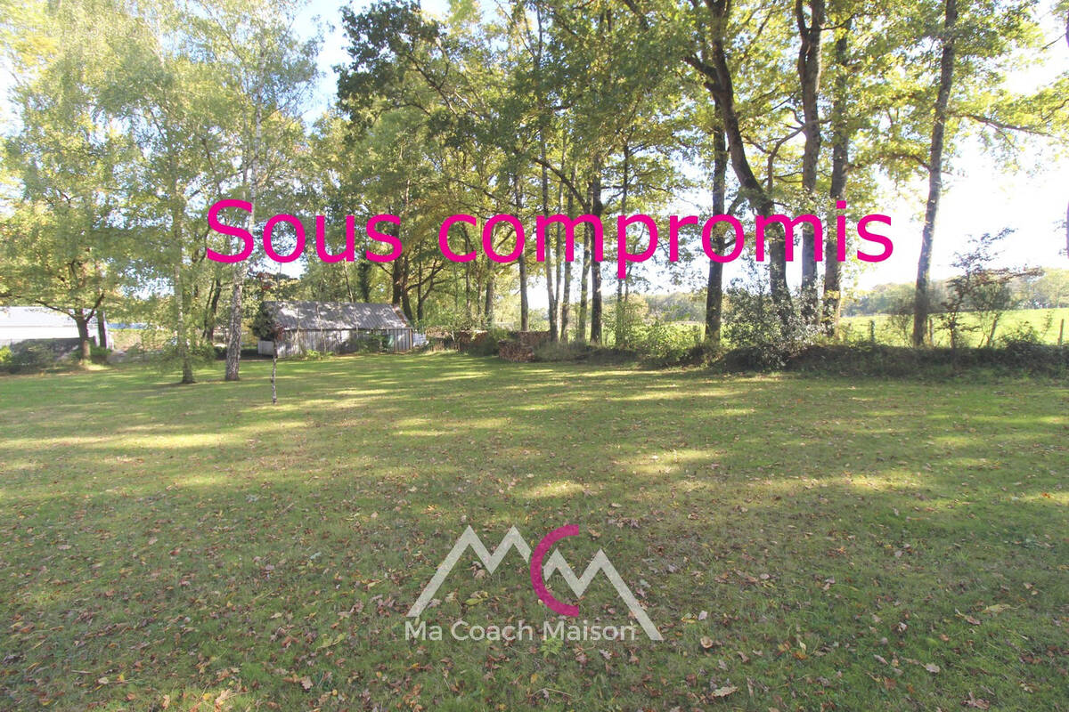 Terrain à SAINTE-ANNE-SUR-BRIVET