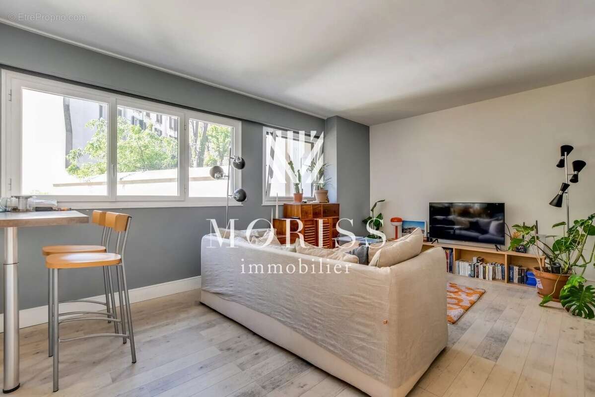 Appartement à PARIS-16E