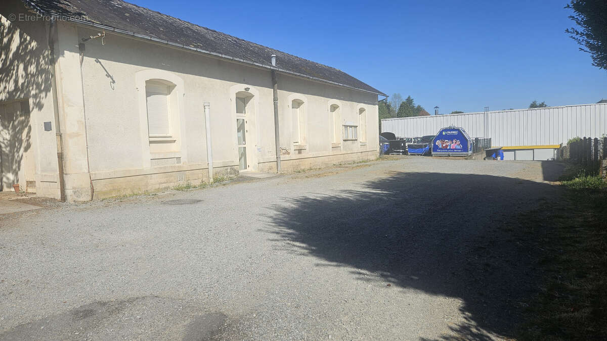Immeuble de rapport   Local professionnel loué   Opportunité d'investissement - photo 2