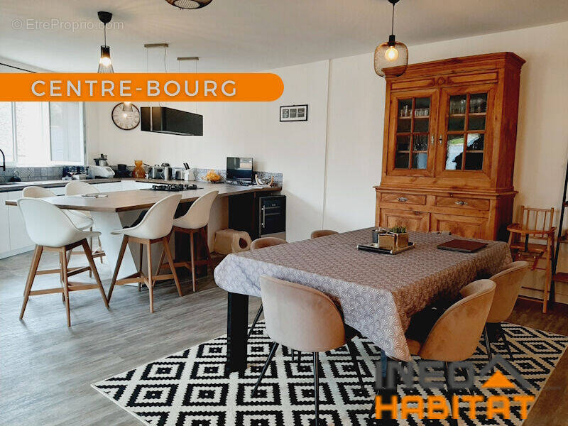 Maison à MONTREUIL-LE-GAST