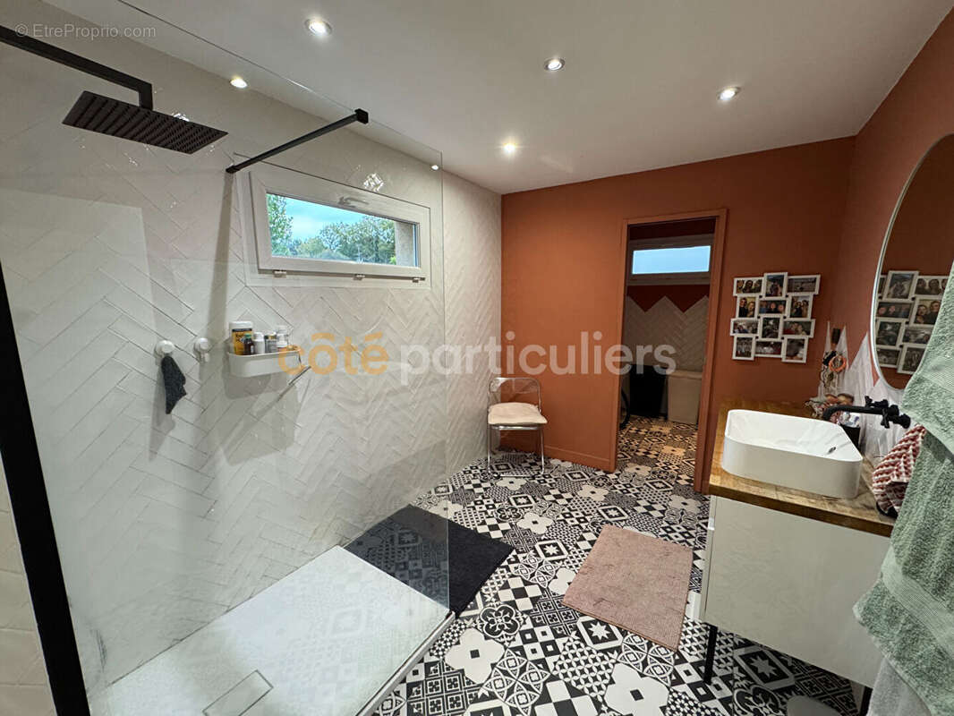 Maison à SAINT-SEBASTIEN-DE-MORSENT