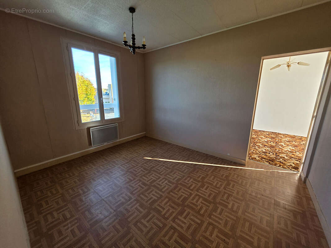 Maison à TOURNON-SAINT-MARTIN