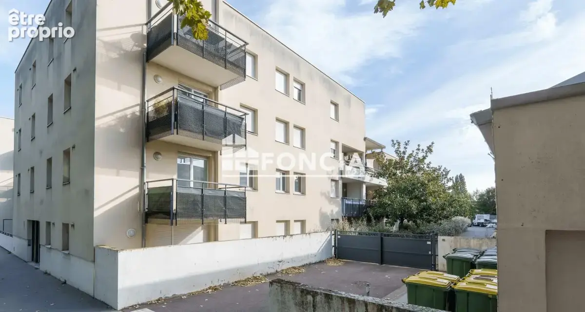 T4 avec Balcon et 2 parkings dans Résidence récente - photo 11