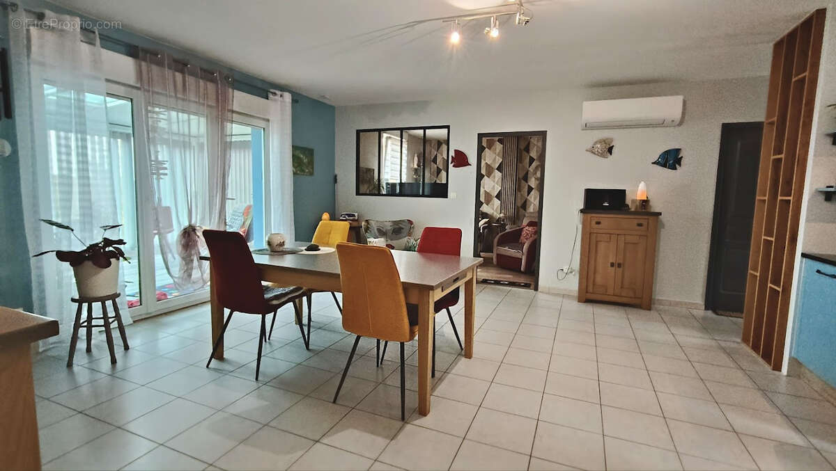 Maison à SAINT-MARTIAL-DE-MIRAMBEAU