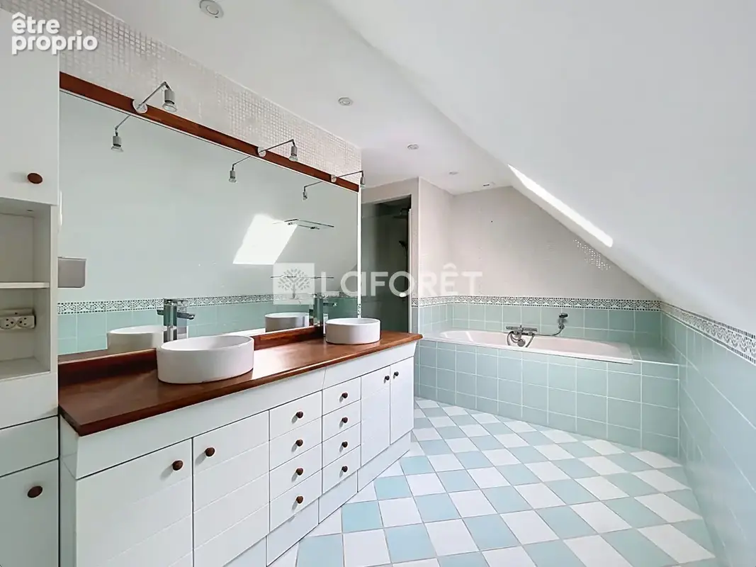 Limeil-Brévannes - Maison 135 m² 5 chambres, jardin, garage, DPE C - photo 11