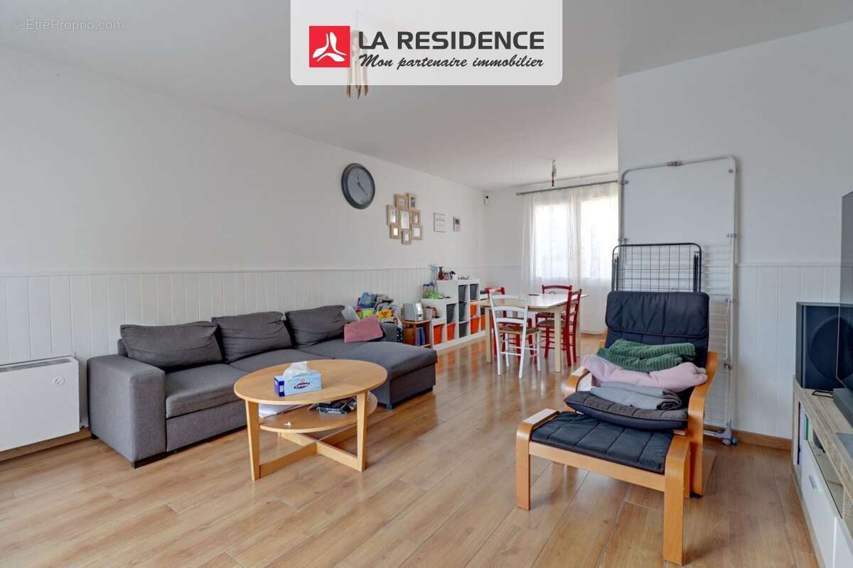 Maison à JOUY-LE-MOUTIER